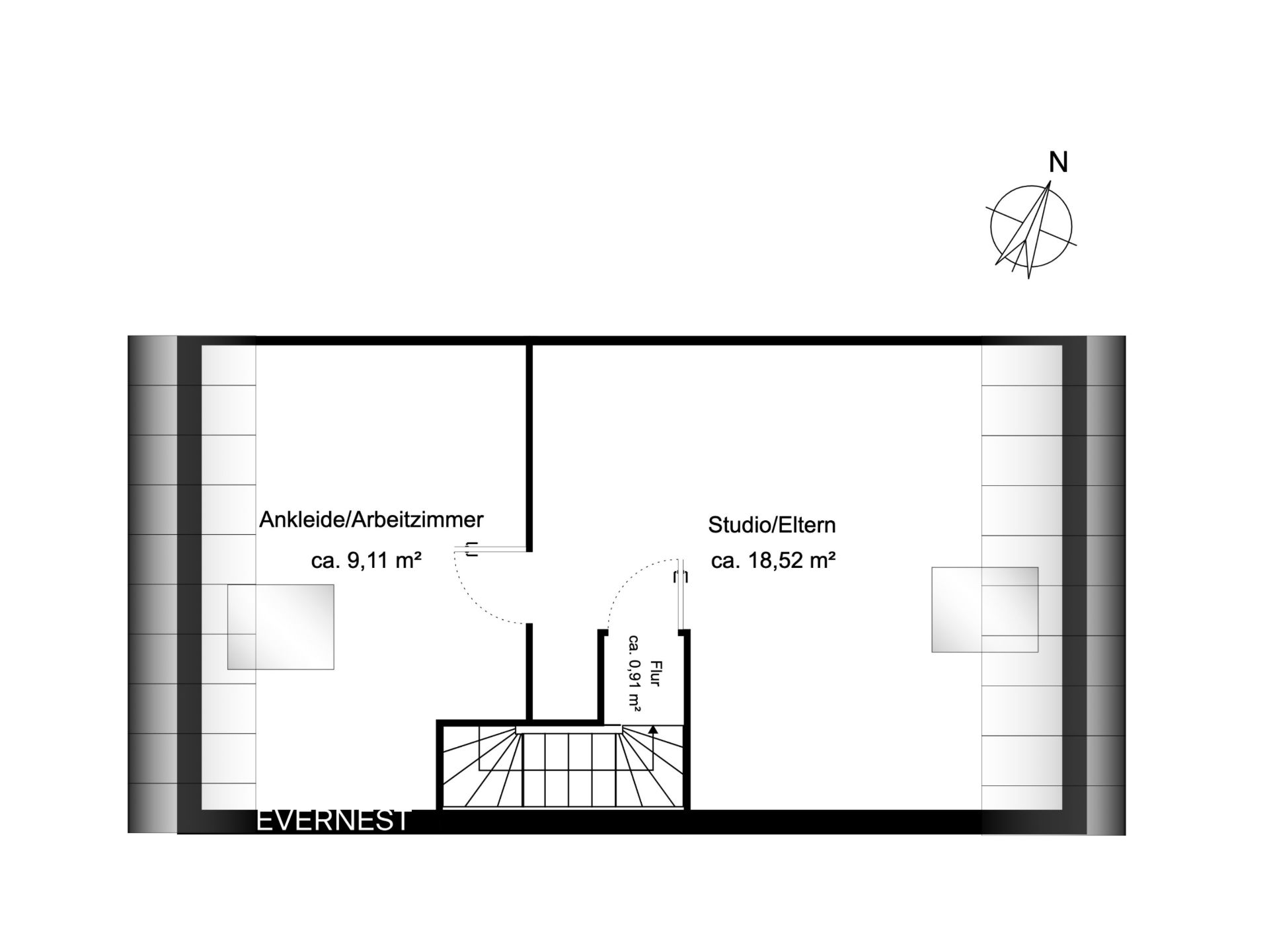 Grundriss eines Wohnbereichs mit Ankleide/Arbeitszimmer und Studio/Eltern sowie Flur und Treppe.