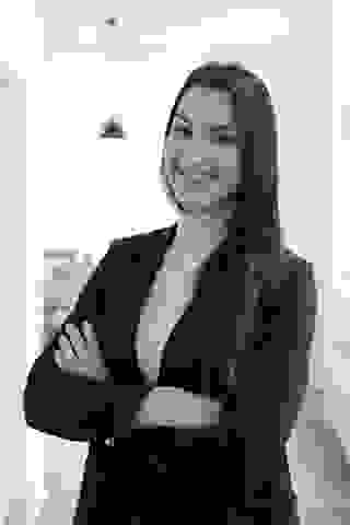 Sindi Braho, Maklerin Evernest, Team Hamburg Ost
