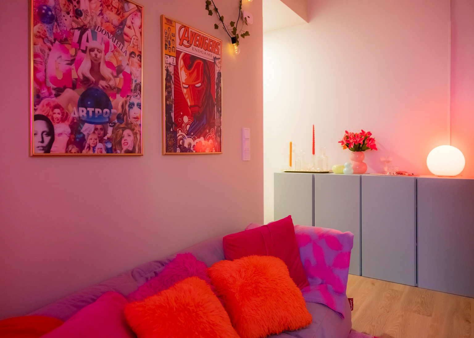 Julisteet, sohva, vuokra-asunto, koti