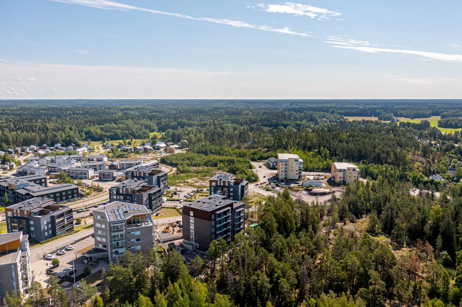 Joo Kodit rental apartments in modern apartment buildings surrounded by nature in Porvoo.