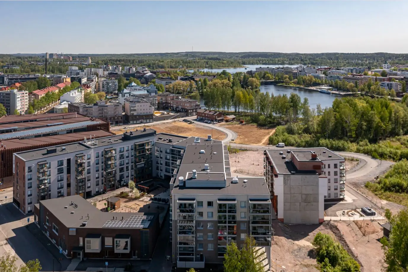 Joo Kodit rental apartments in modern apartment buildings in Asemanranta, Hämeenlinna, near Vanajavesi lake.