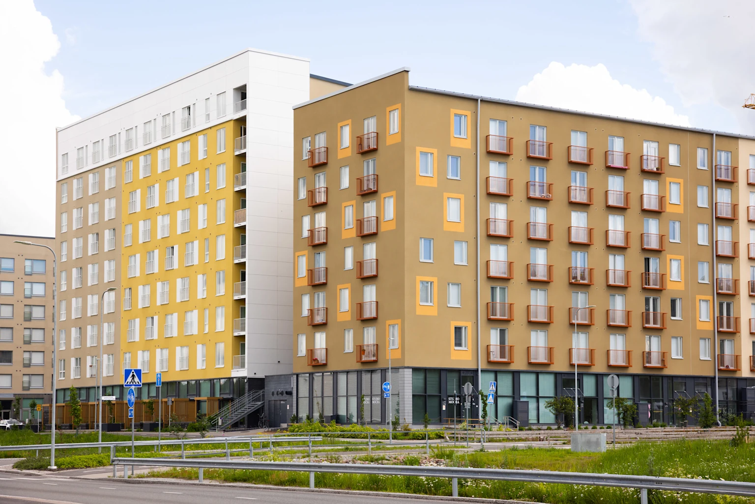 Turun Huolettoman julkisivu. Turku, Pitkämäki, Pukkila, vuokra-asunnot
