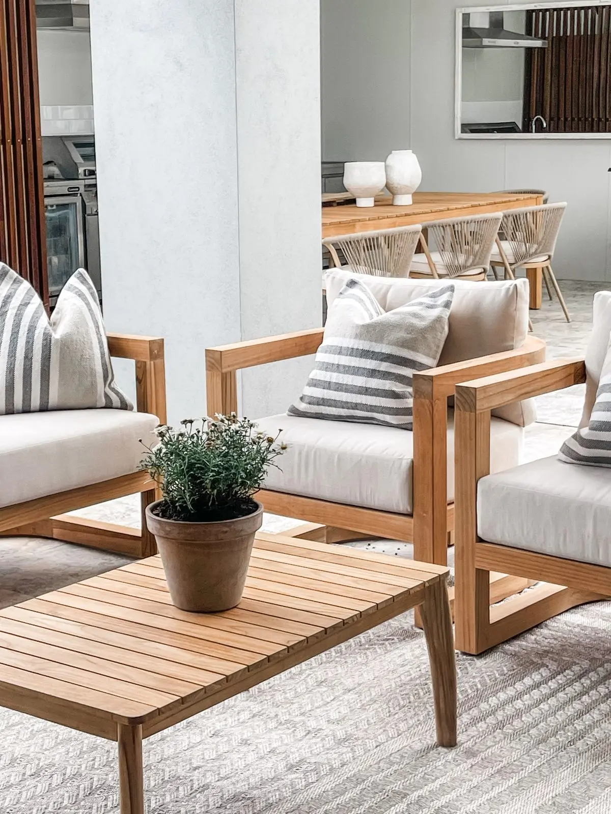 A Guide to a Fulfilling Home Curated For You And Your Family hero image