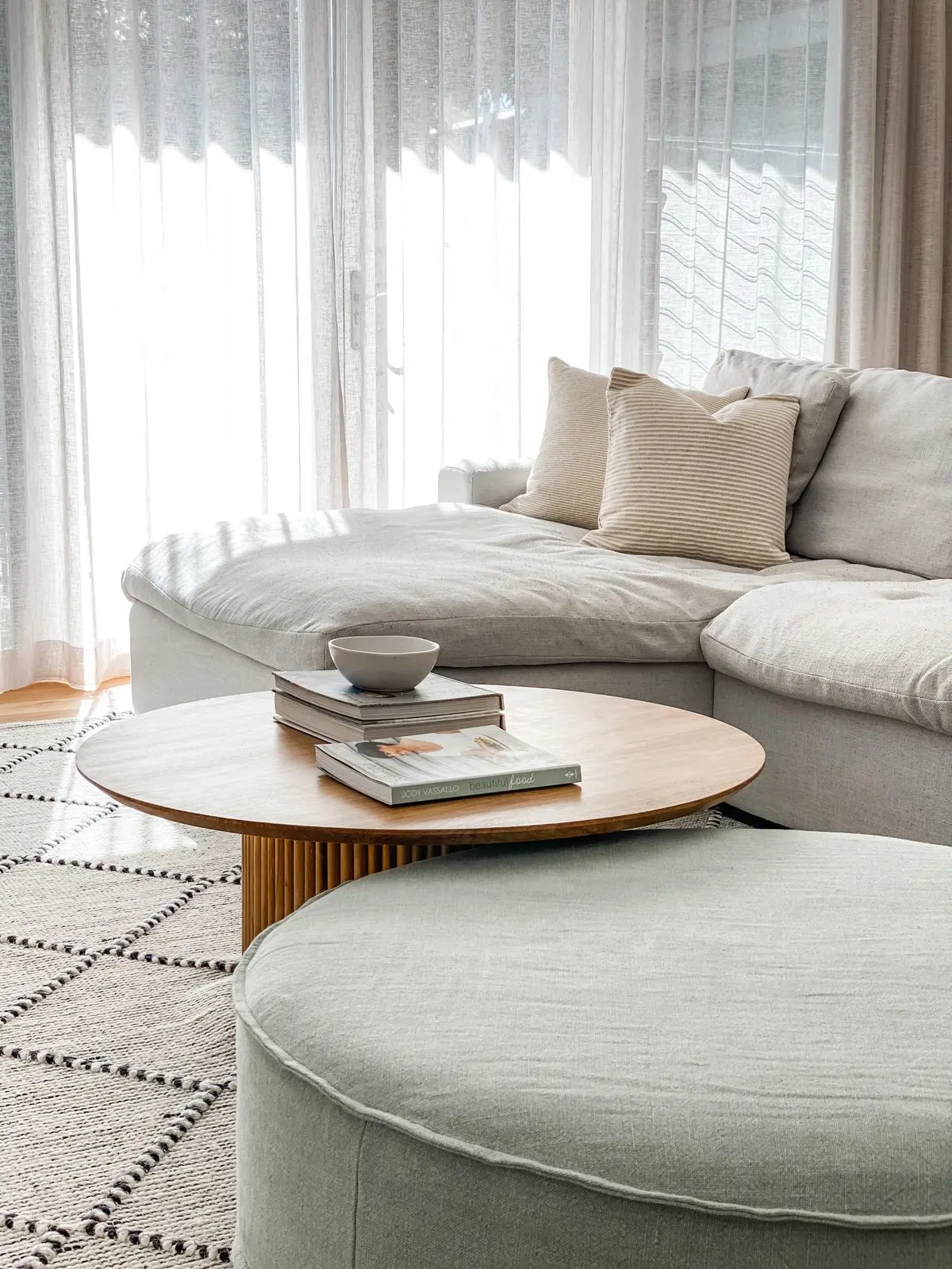 Exploring Minimalist Living in 5 Simple Steps hero image
