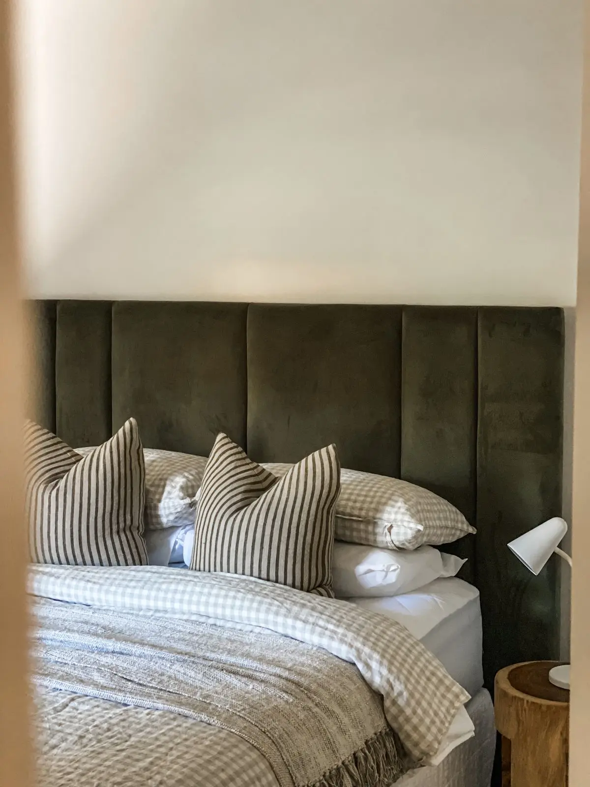 10 Tips for Creating an Instagram-Worthy Styled Bedroom hero image