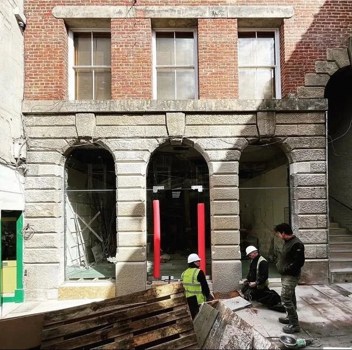 13 Little Underbank, arches