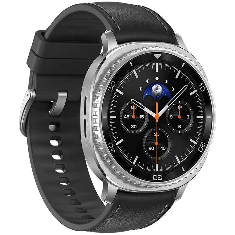 Galaxy Watch8 Classic med svart urtavla sett från höger, silverfärgad boett och svart armband. Visar månfas och flera tidsfunktioner.