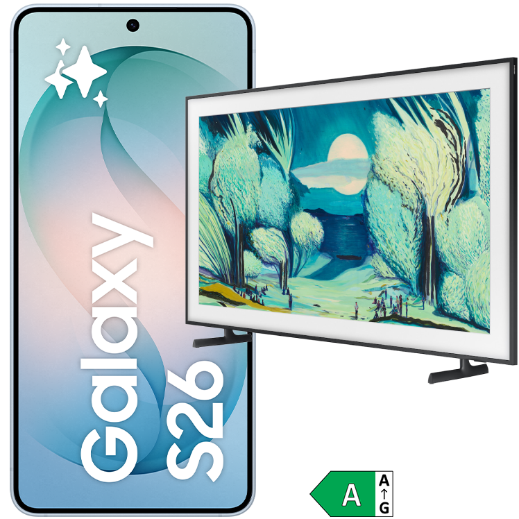 Samsung Galaxy S26 smartphone i ljusblått bredvid en Samsung The Frame TV med konstmotiv och energimärkning A.
