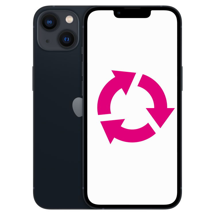 iPhone 13, svart, framsida och baksida, dubbelkamera i övre vänstra hörnet på mobilens baksida. Återvinningssymbol i mitten.
