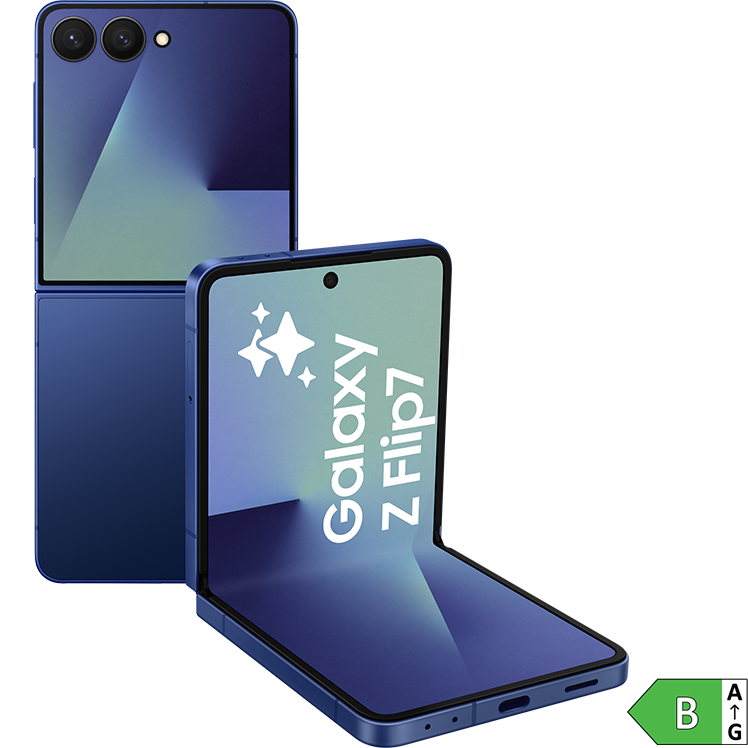 En blå Samsung Galaxy Z Flip-telefon visad i halvöppet läge med dubbla kameror och energimärkning B synlig.