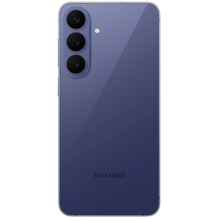 Samsung smartphone i blålila färg, baksida med trippelkamera och Samsung-logotyp synlig.