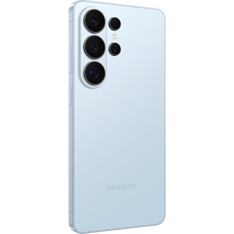 Ljusblå Samsung-smartphone sedd snett bakifrån med fem vertikalt placerade kameralinser i svart på vänster sida.