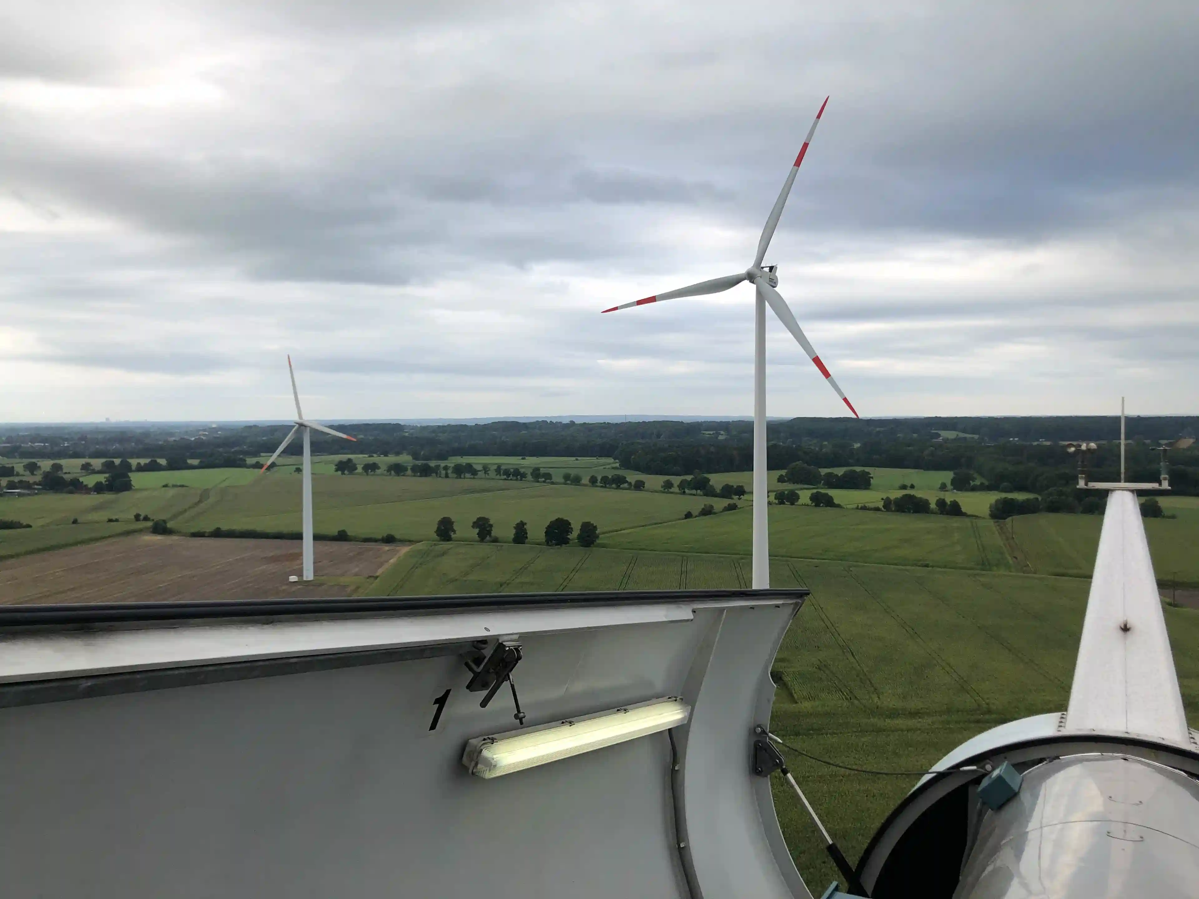Images of the construction and operation of the Quarnstedt-Störkathen wind farm: Image 6
