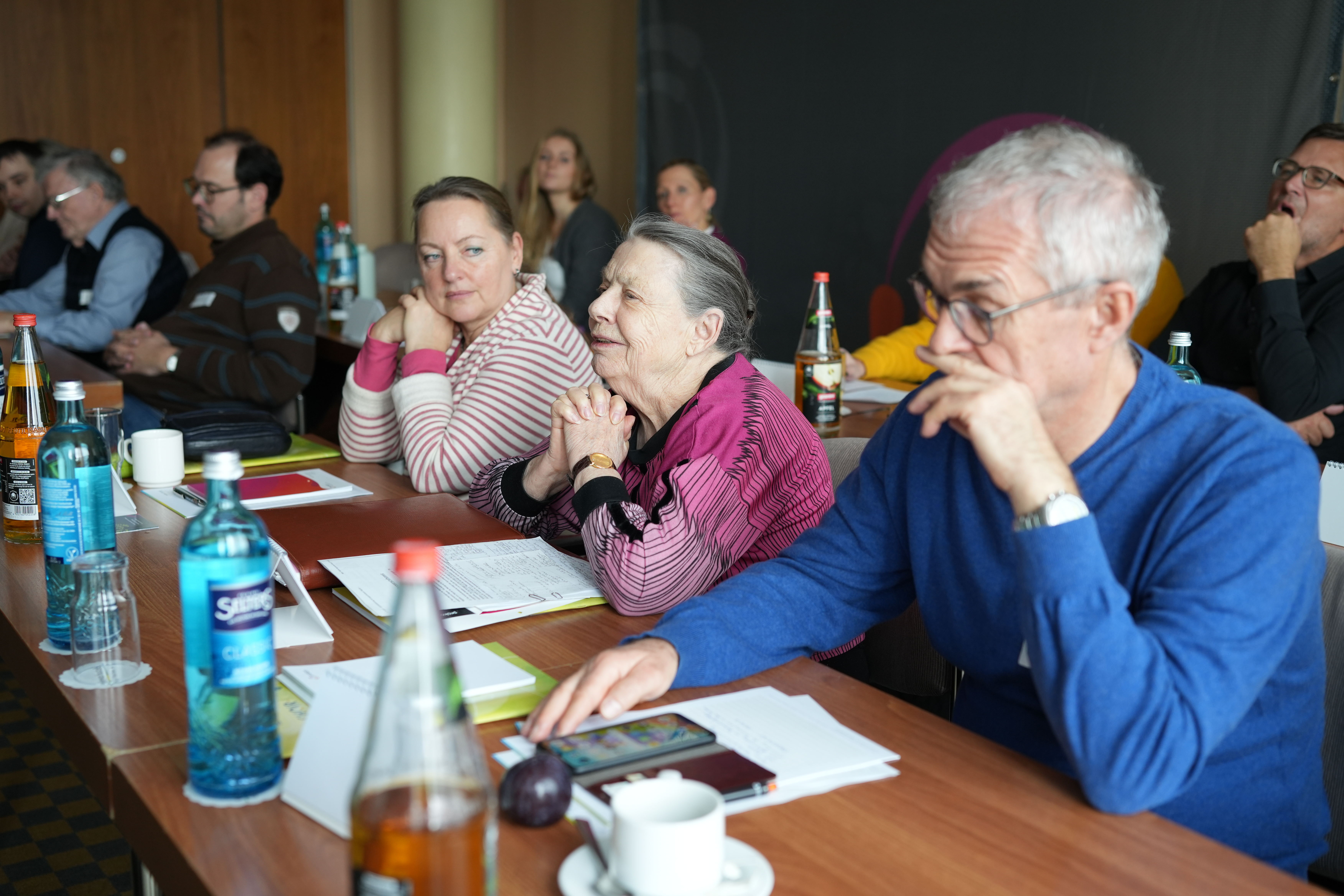 Actively participate | Advisory board meeting