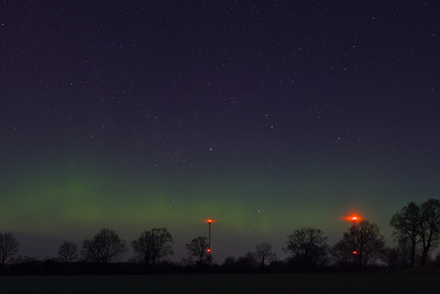 Flashing wind turbines