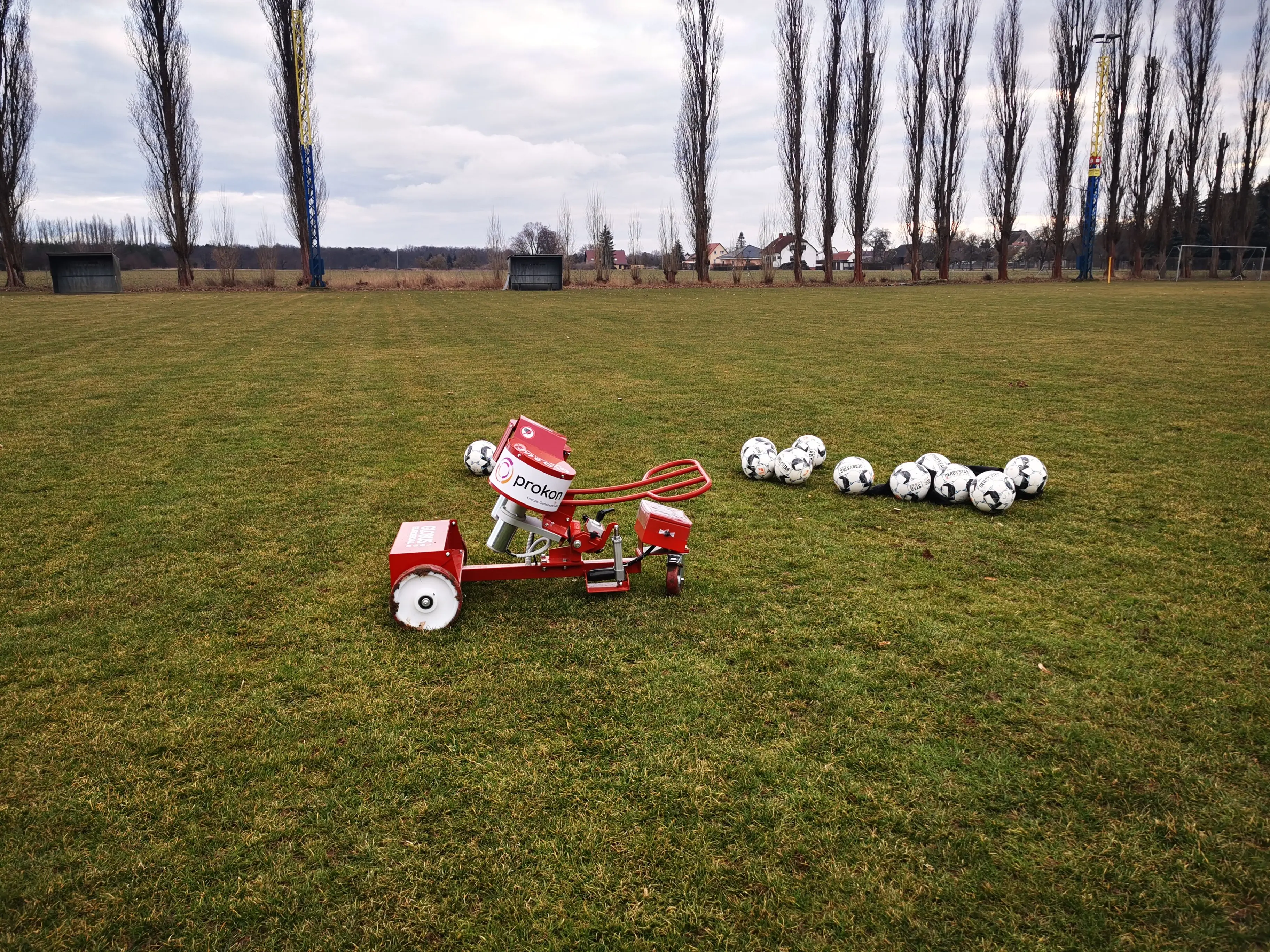 Ball shooting machine for Youth Support Association Niederlausitz e.V.