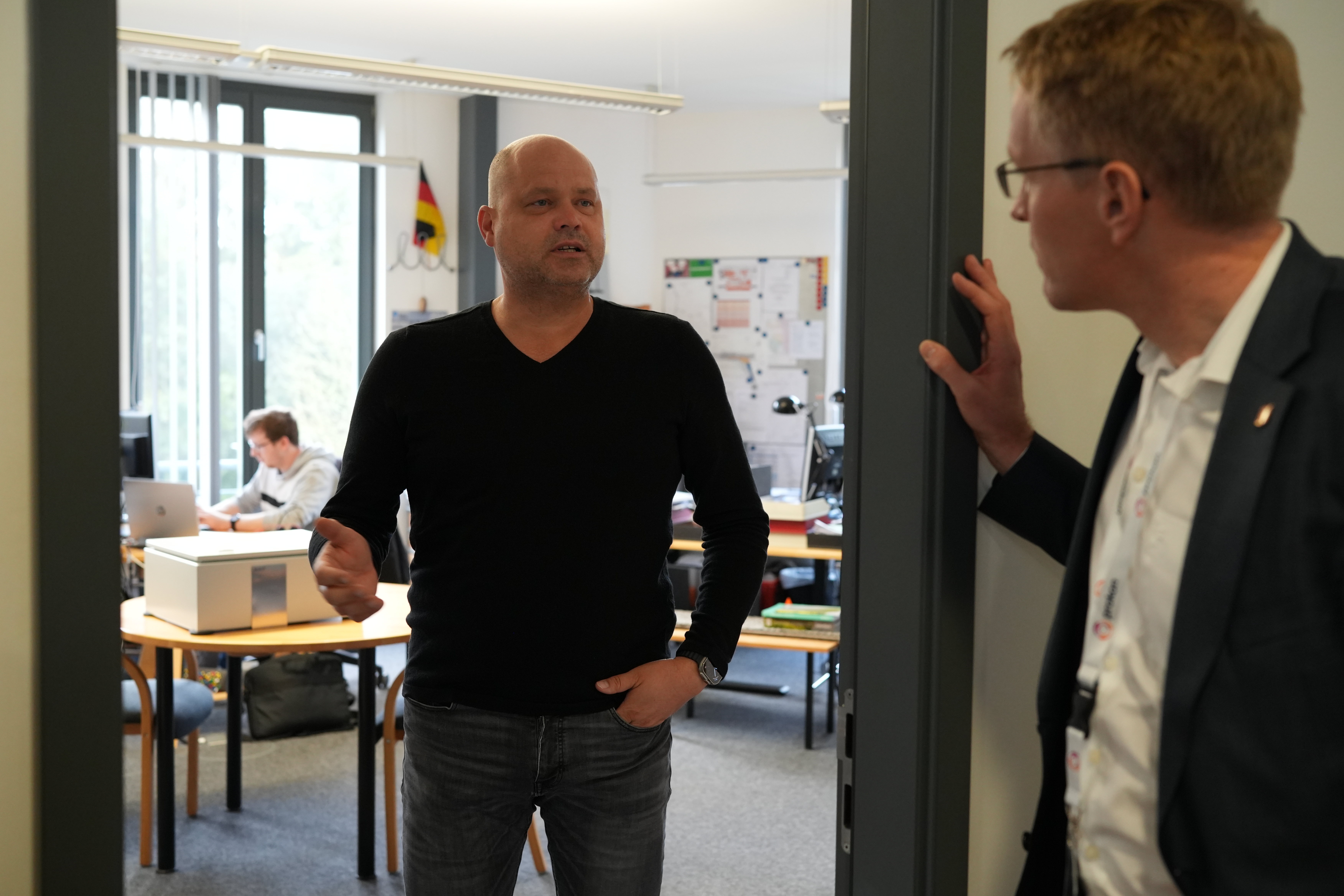 Jörg von Malottky und Daniel Günther im Gespräch zum Bau von Windparks