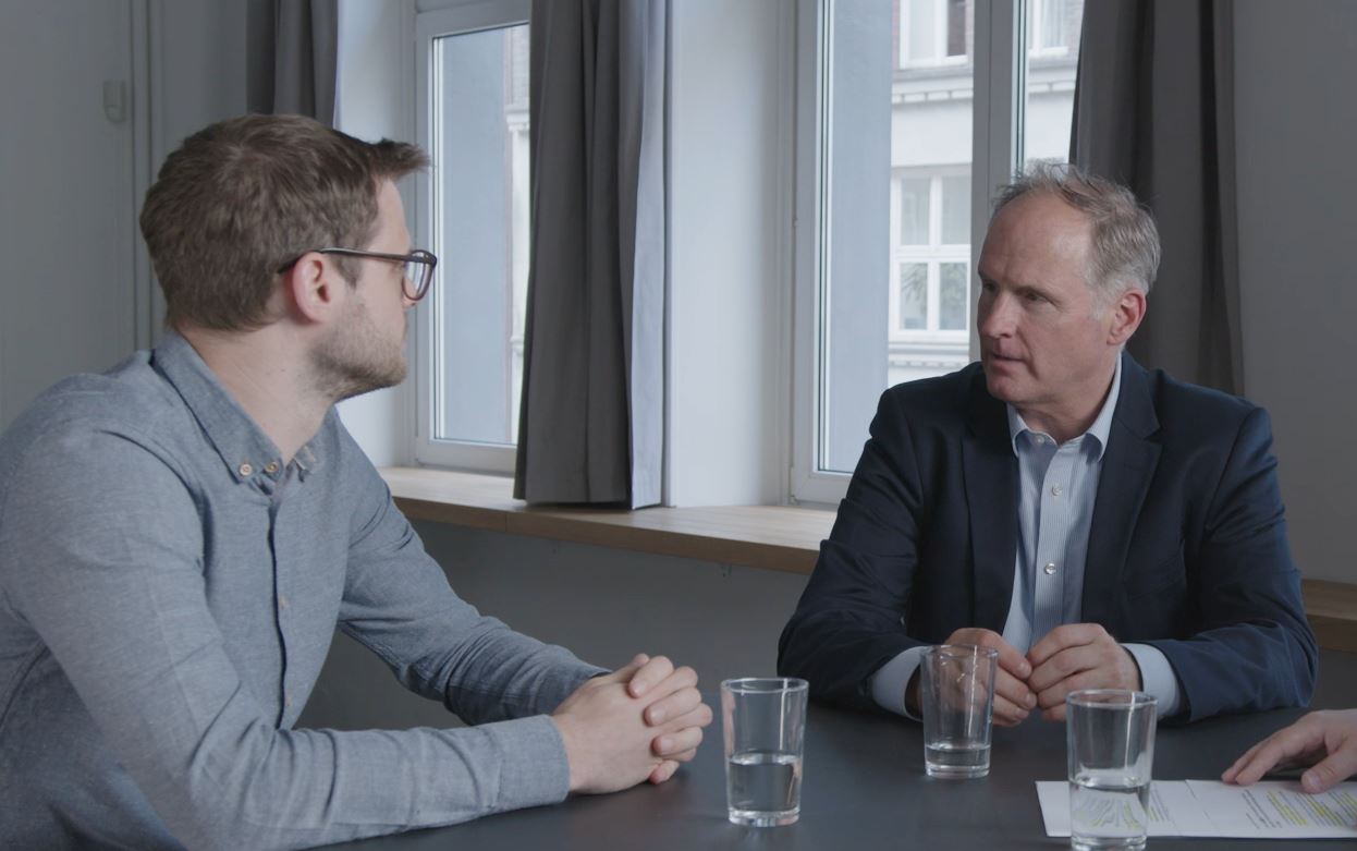 Henning in conversation with the Genoverband