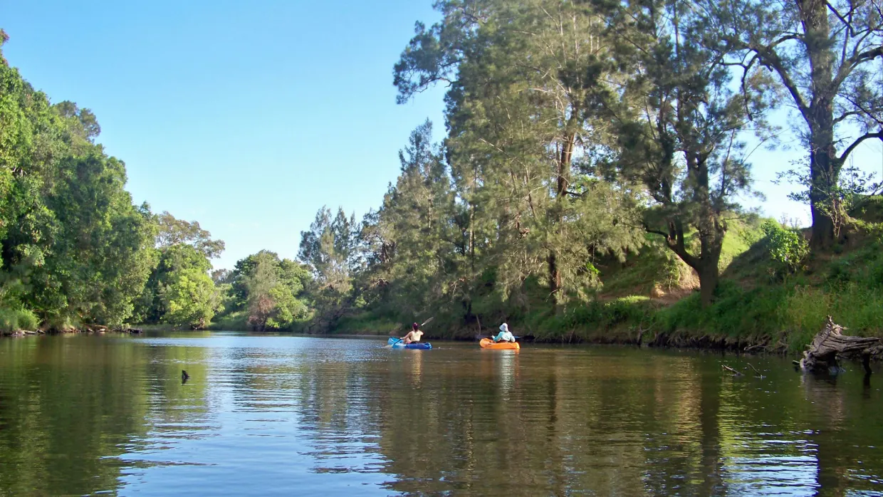 Kayaking, Mary River