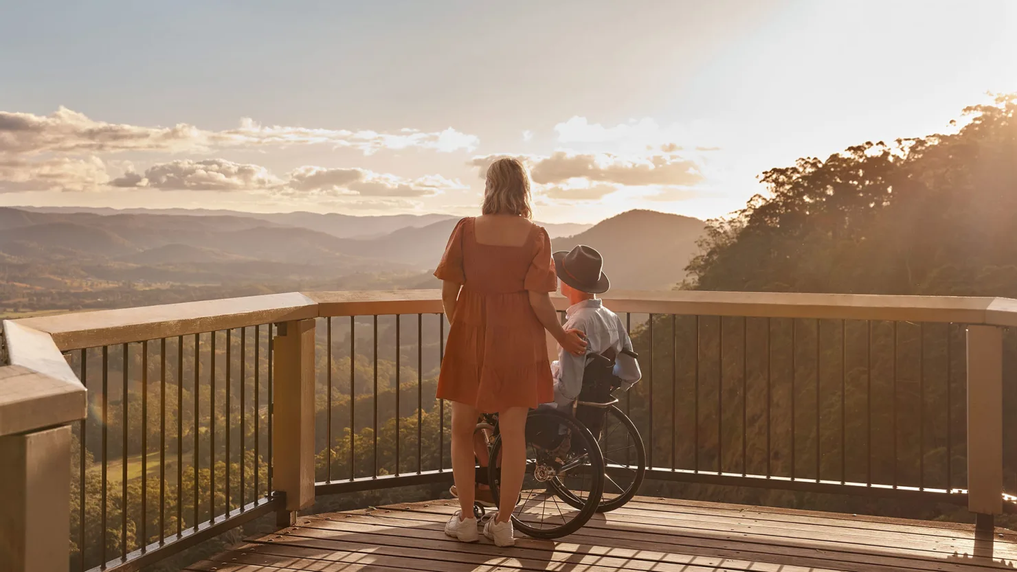 Couple at Mapleton Falls Lookout. Credit: Tourism & Events Queensland