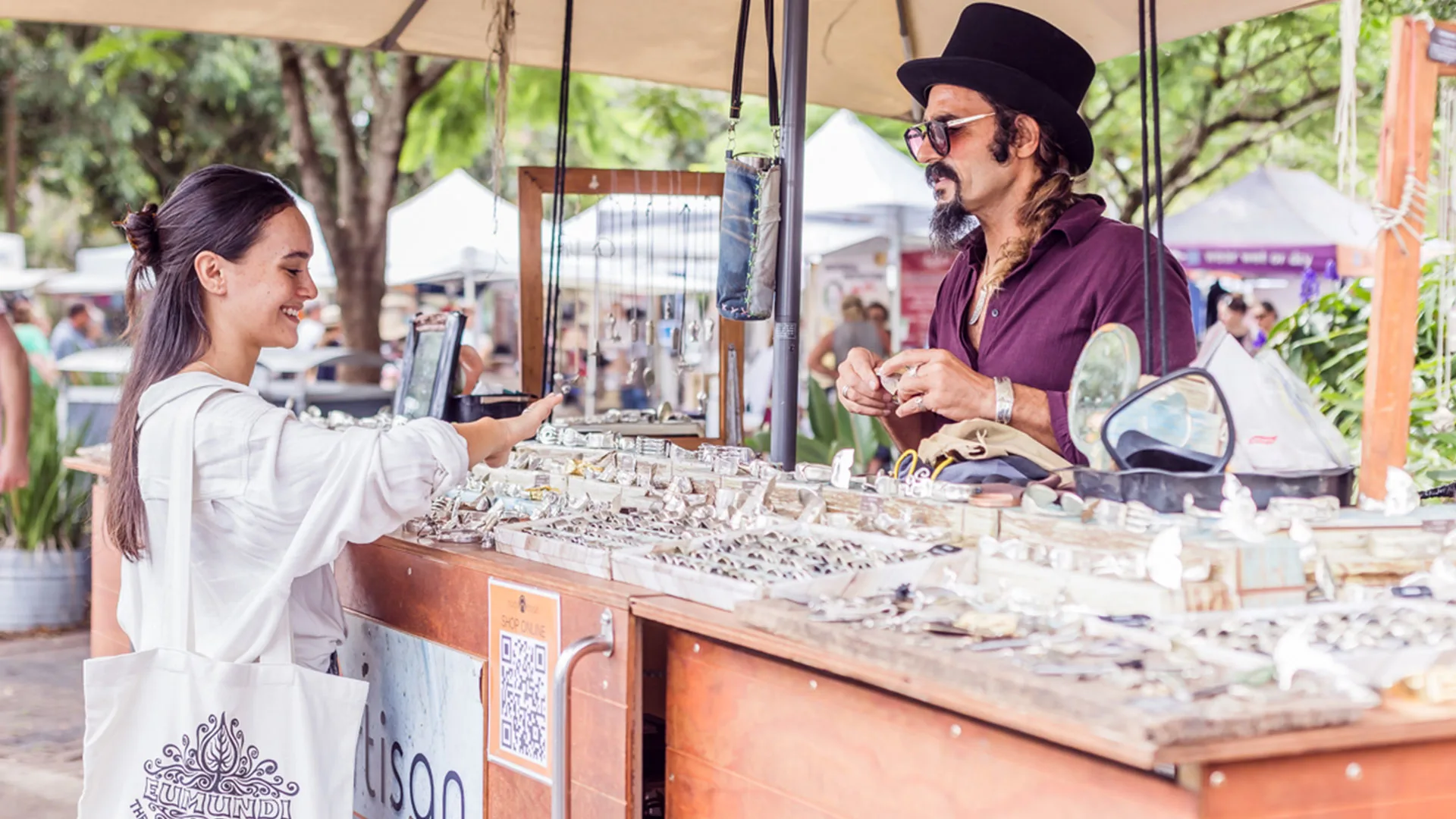 Explore Eumundi Markets