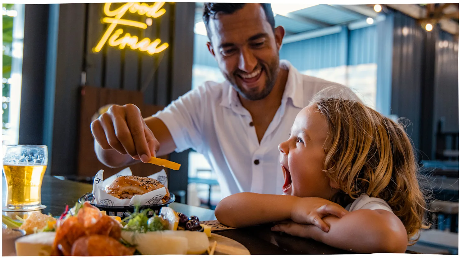 Family lunch at Your Mates, Kawana