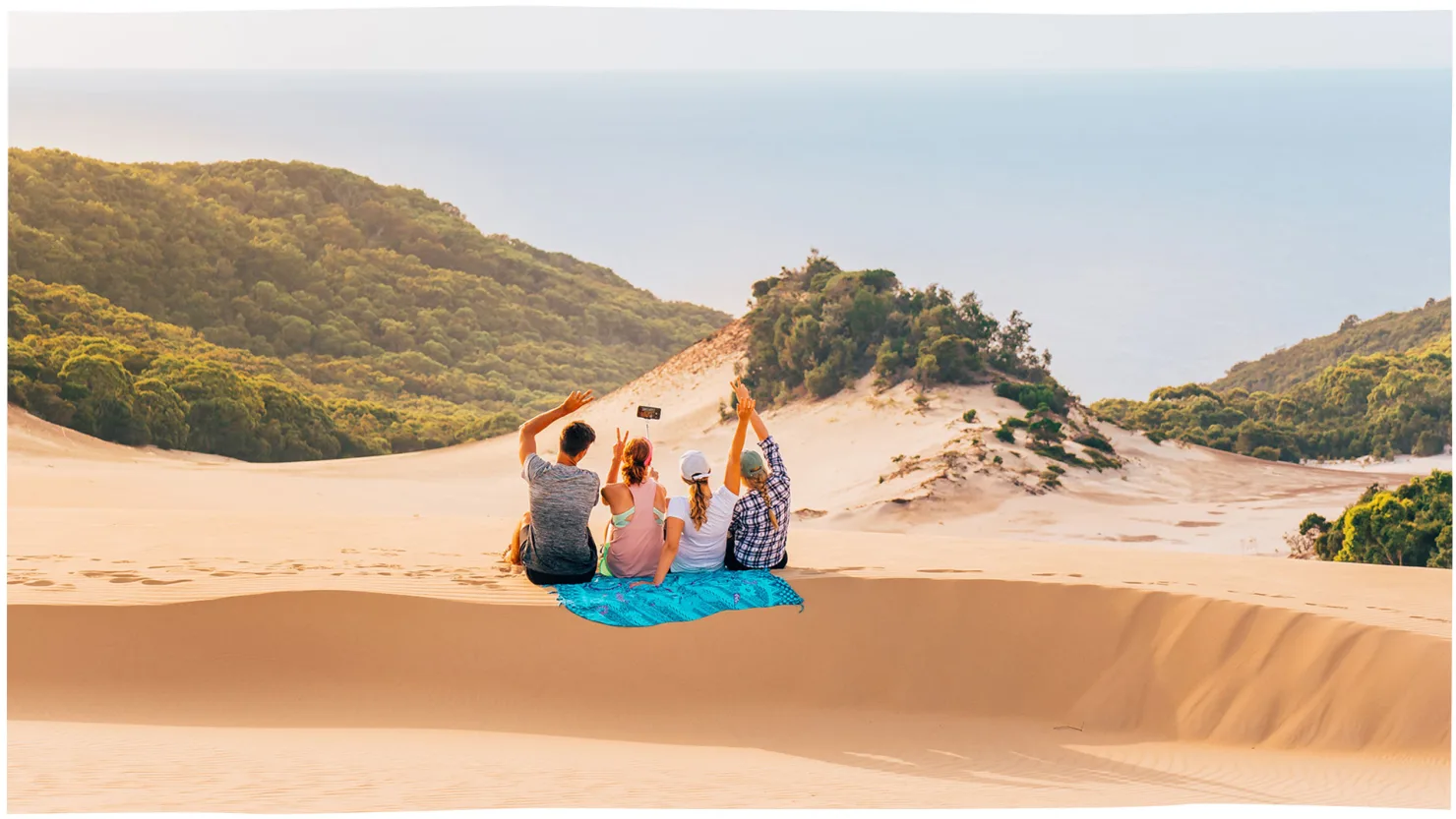 Carlo Sand Blow, Rainbow Beach