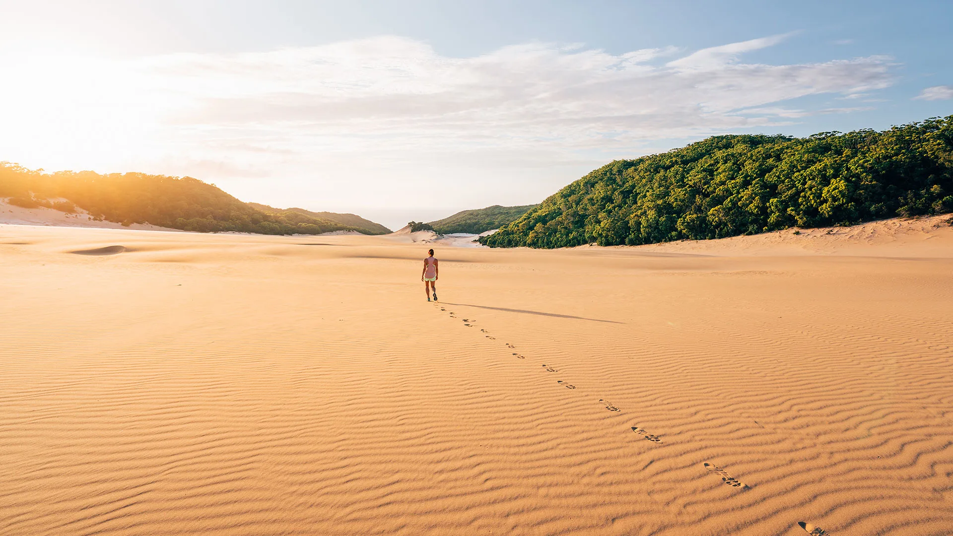 Carlo Sand Blow, Rainbow Beach