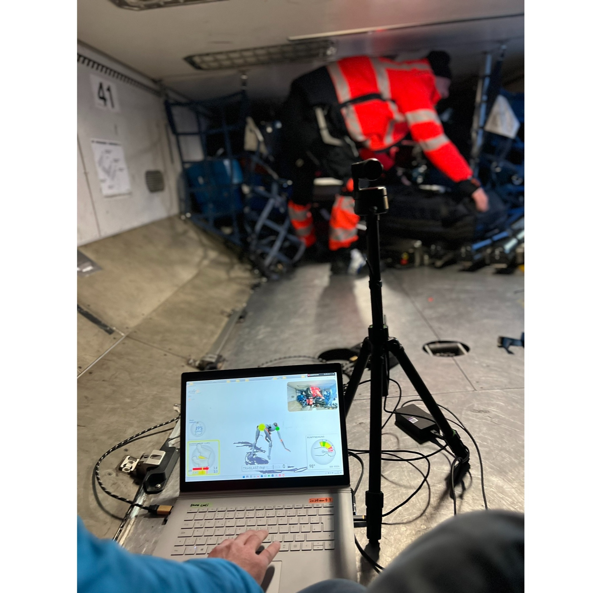 Exoskelett Sensormessung (c)SUITX by Ottobock