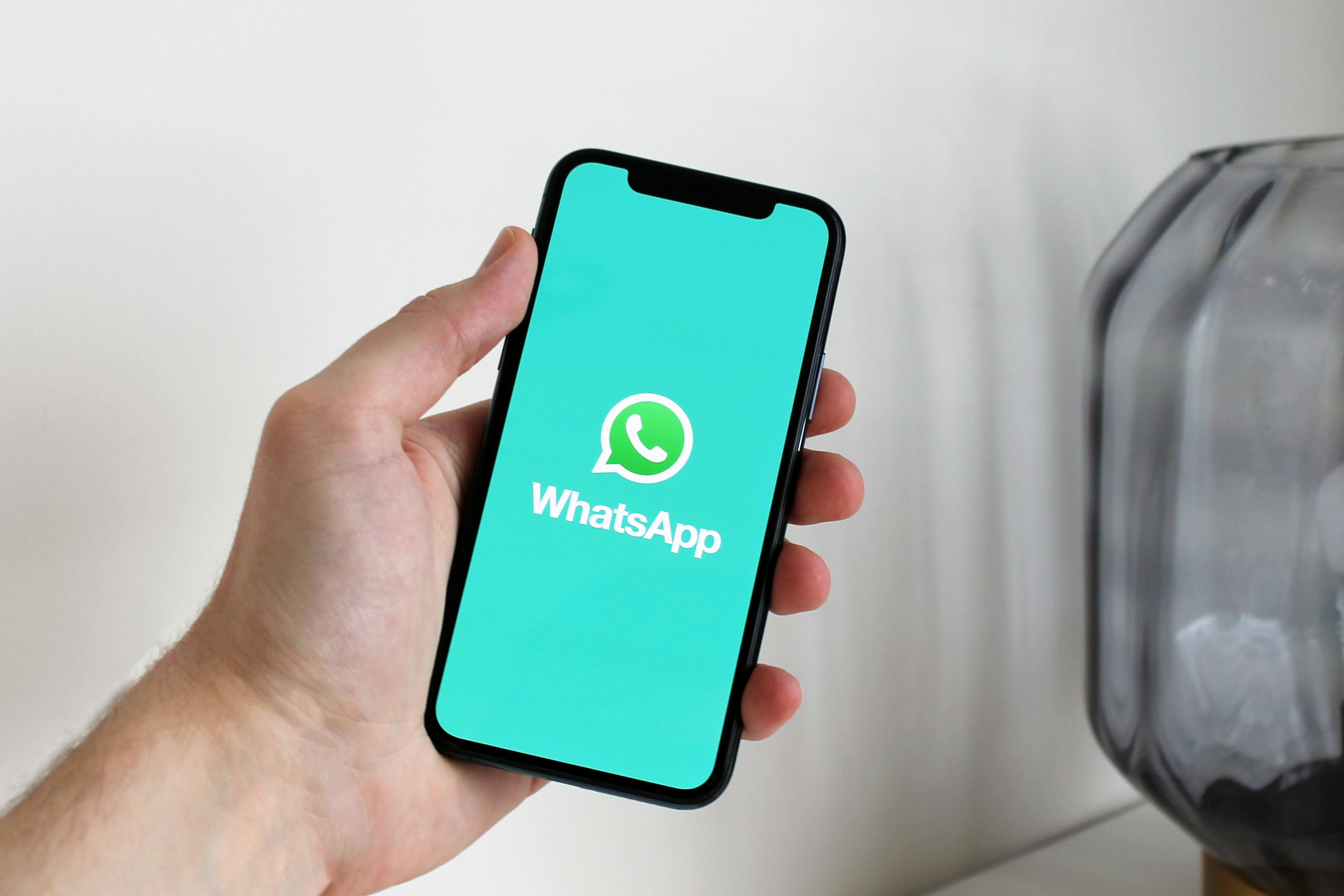 La Combinación Perfecta de IA y Atención Humana en WhatsApp
