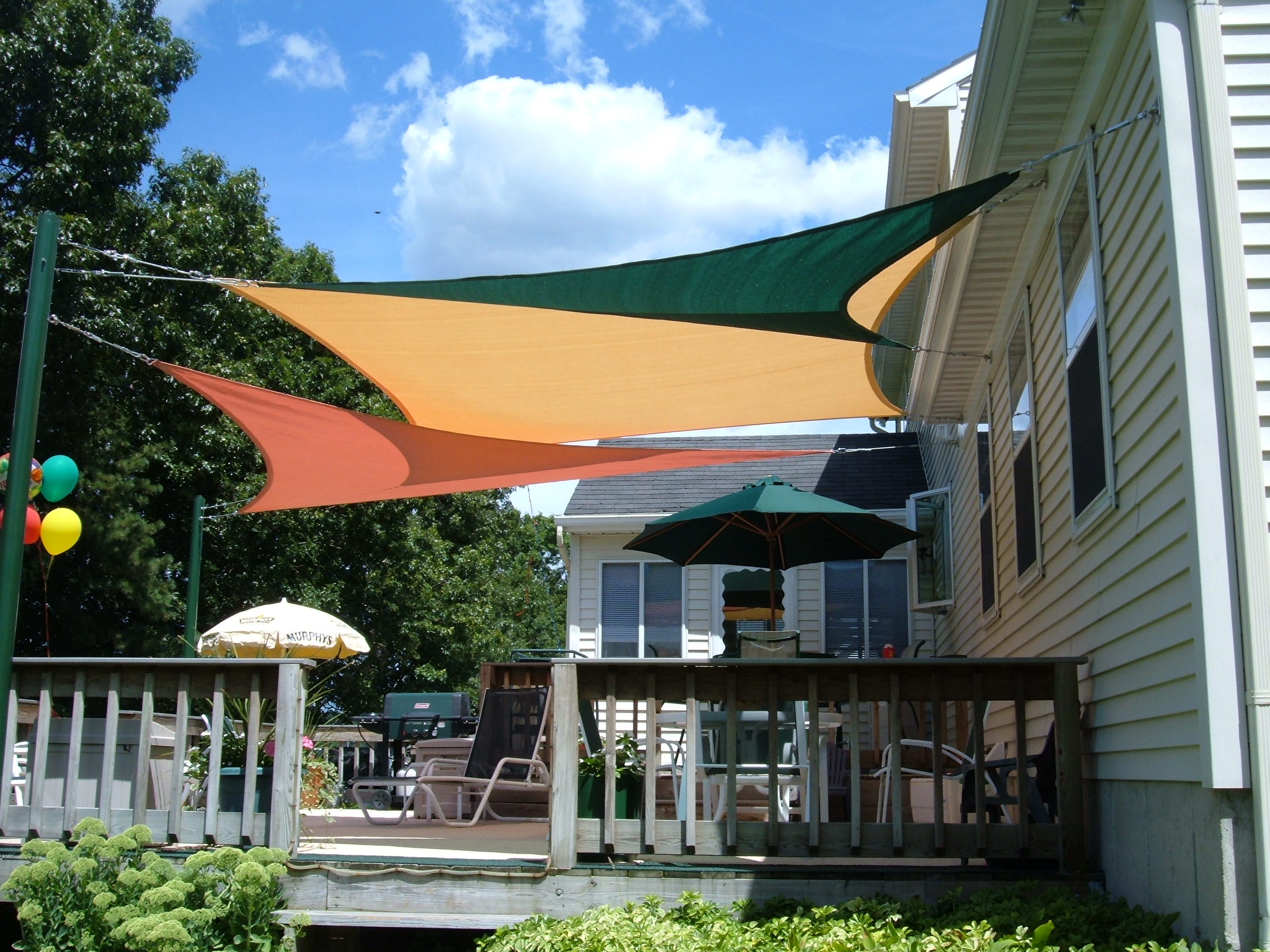 Outdoor store shade sails