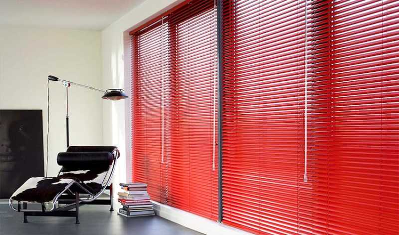 red-venetian-blinds