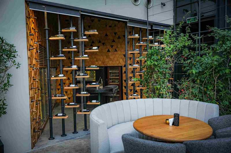 bar furniture supplier dubai