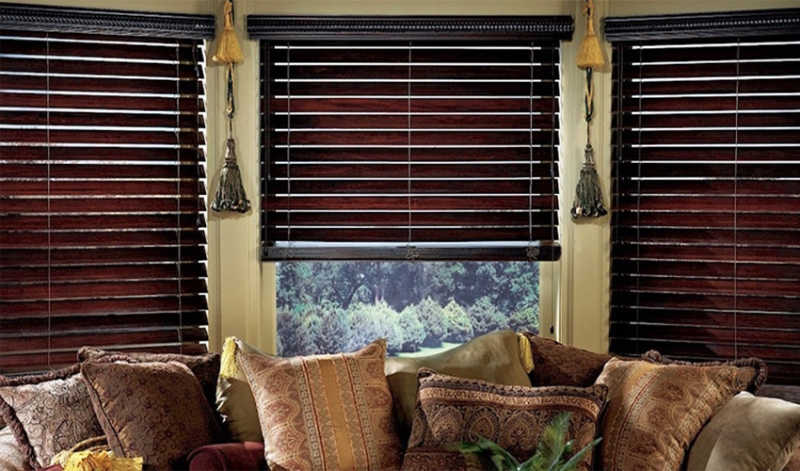 wooden-blinds-for-living-room