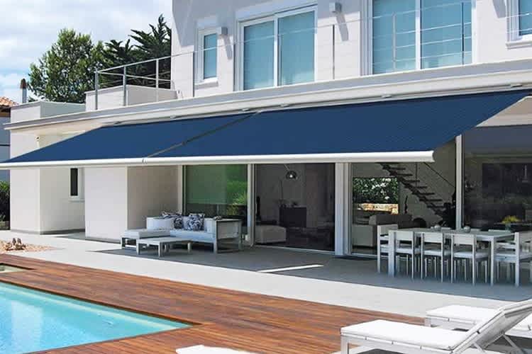 The Benefits of Installing a Motorized Awning