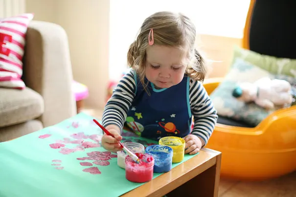 Toddler-finger-painting