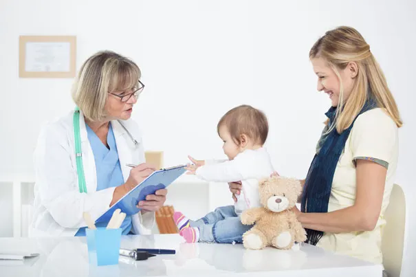 Visite médicale de bébé à un an : à quoi s'attendre