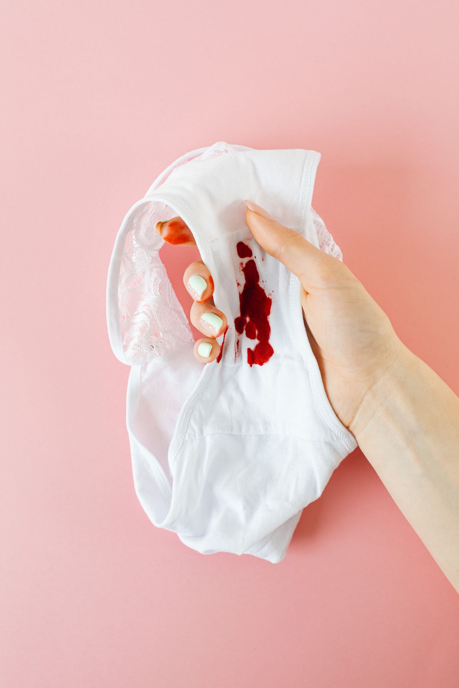 How to Combat Tampon Leaking & Starting Your Period Without Menstrual  Products