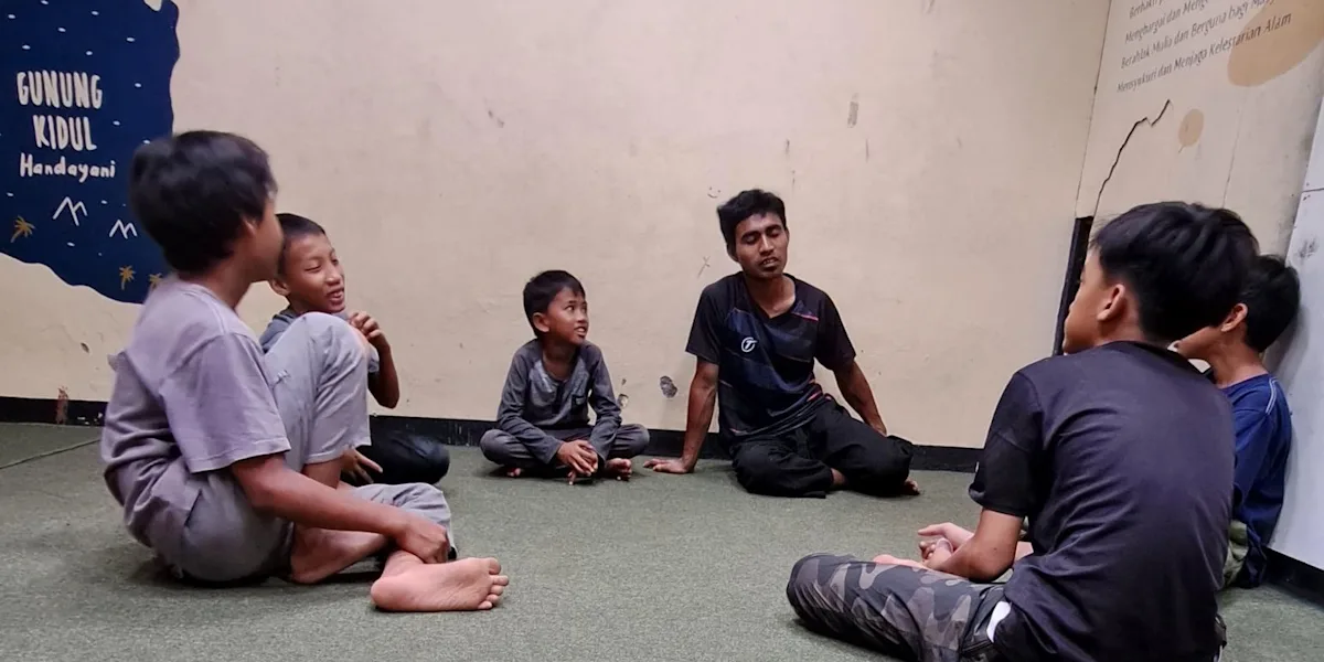 Siswa Putra Madya, Muda dan Dewasa belajar Adzan