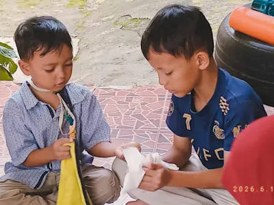 Berakhlak Mulia dan Berguna bagi Masyarakat