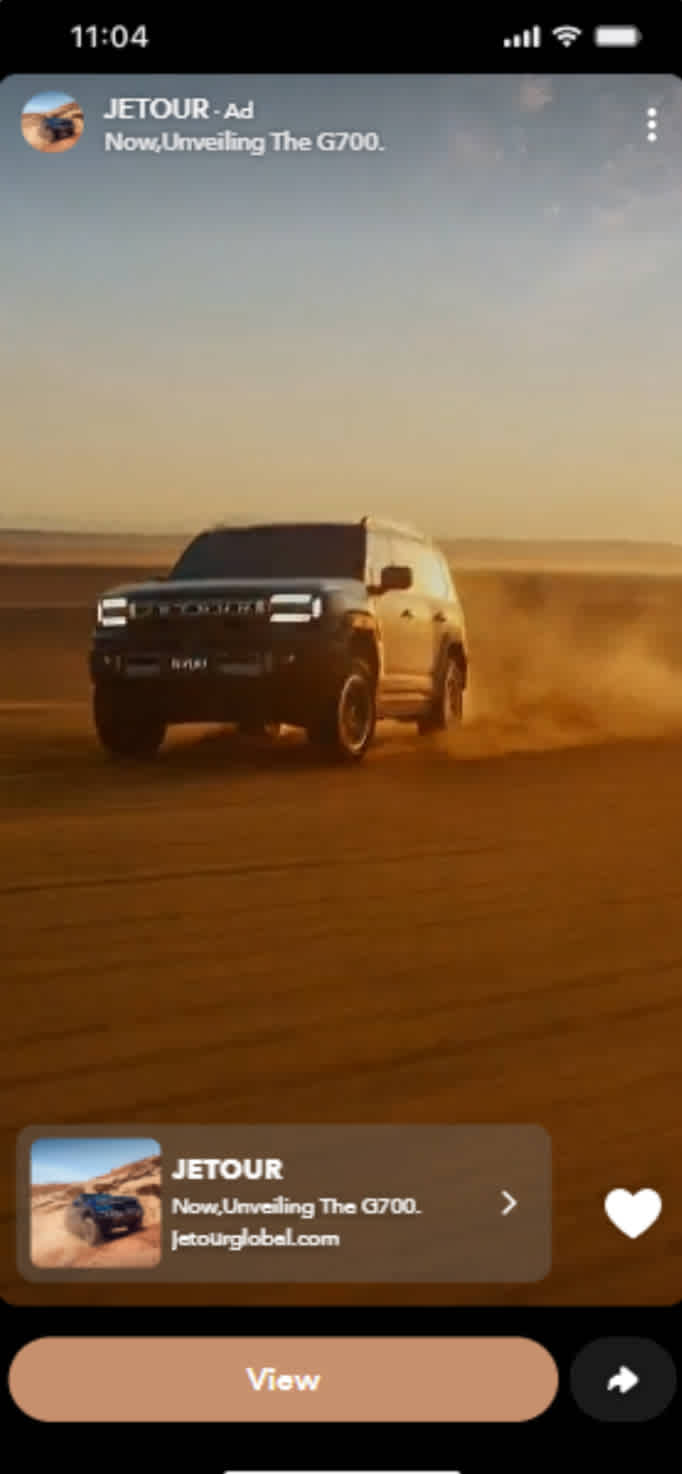 SUV racing across desert at sunset highlighting Jetour G700 in brand awareness campaigns.