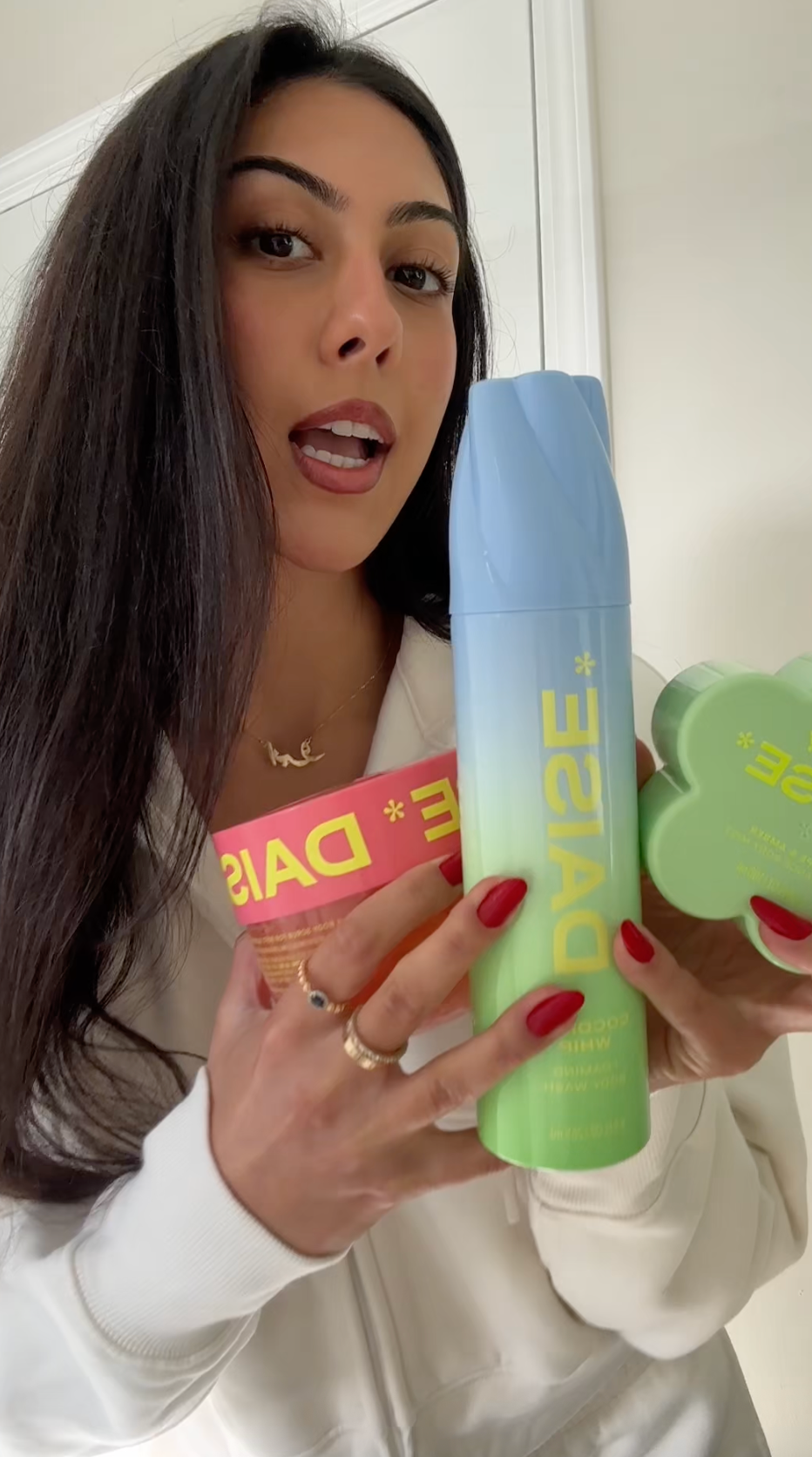 Influencer unboxes products from DAISE on Snapchat