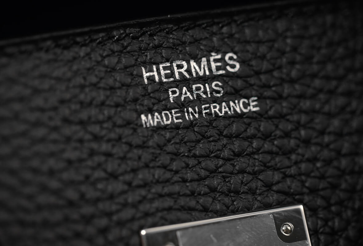 hermes logo on bag