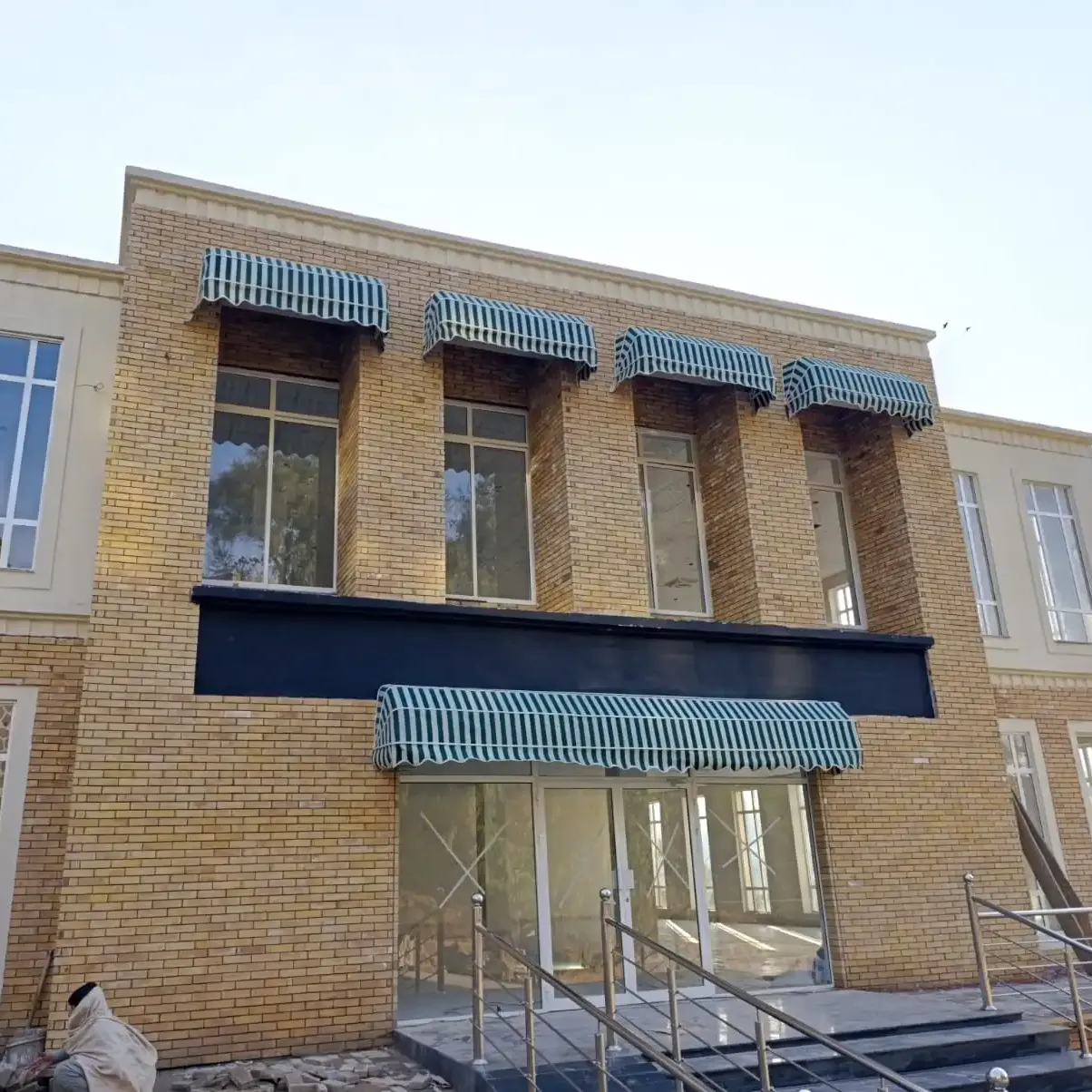 Retractable Awning Shade: A Guide to Solar Protection