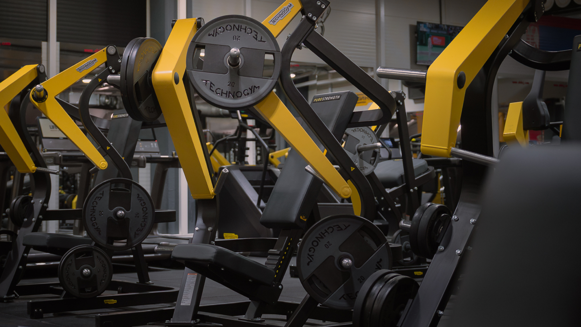 training-with-the-chest-press-machine-header