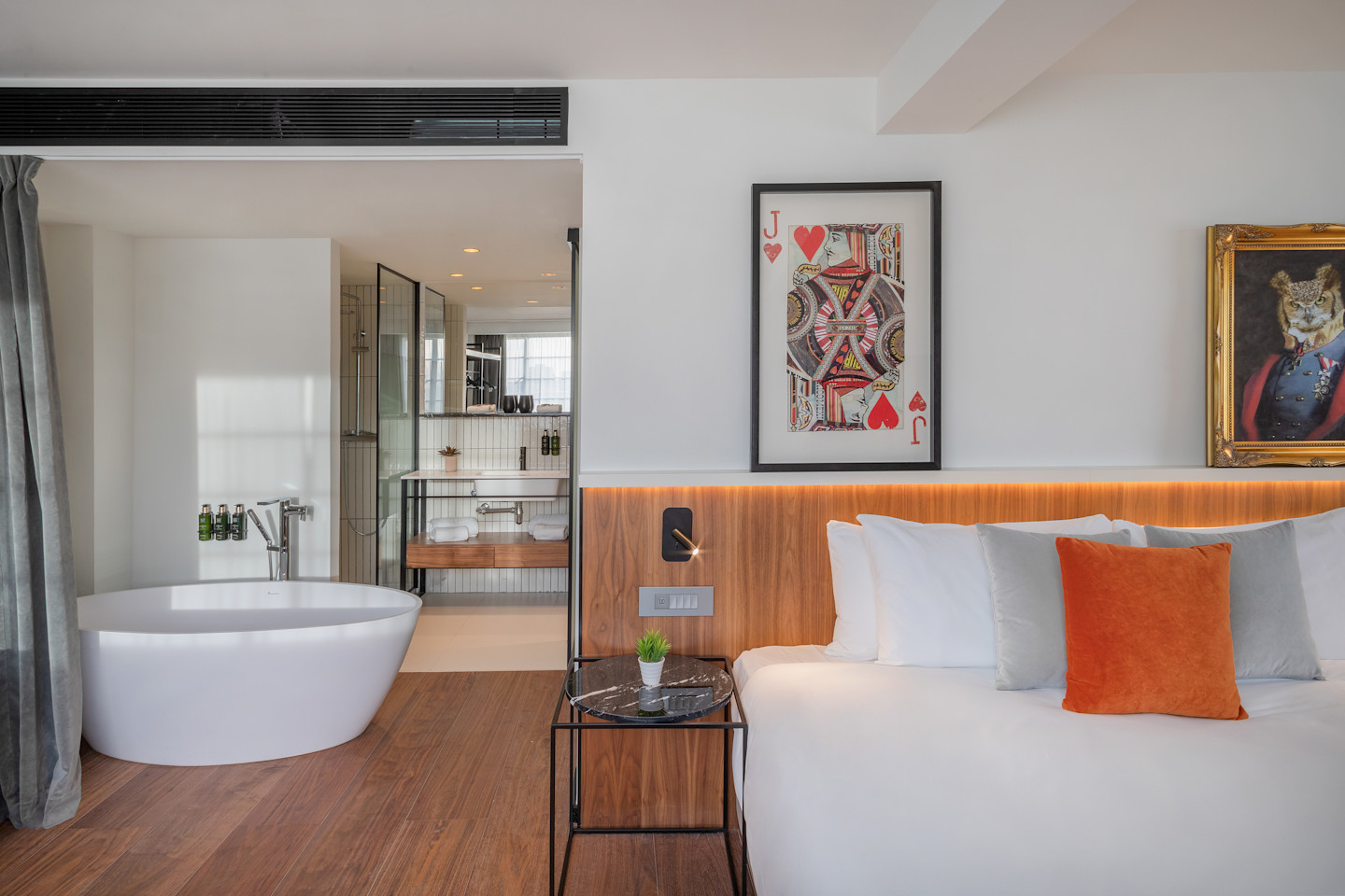 120fMeliaWhiteHouse-The Regents Suite bedroom