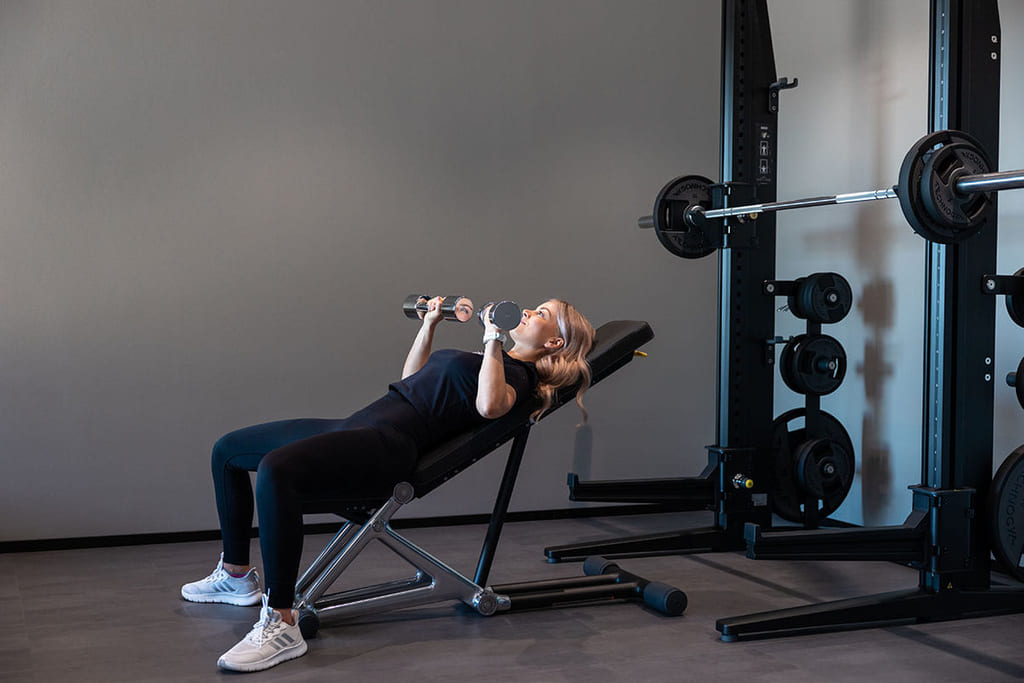 Janni-Hussi homegym bench 1200x800-1024x683