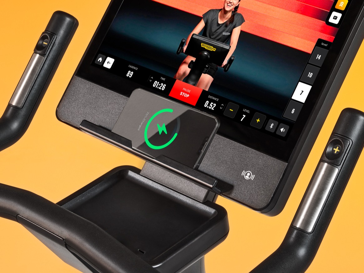 状態良好 TechnoGym/テクノジム クロストレーナー VARIO EXCITE 700 SP 本格ジム仕様 /自家発電 手渡し希望/自社配送可能（配送エリアについてお問い合わせください) Technogym Vario 700 Excite - Premium Used Cardio at Complete Gyms
