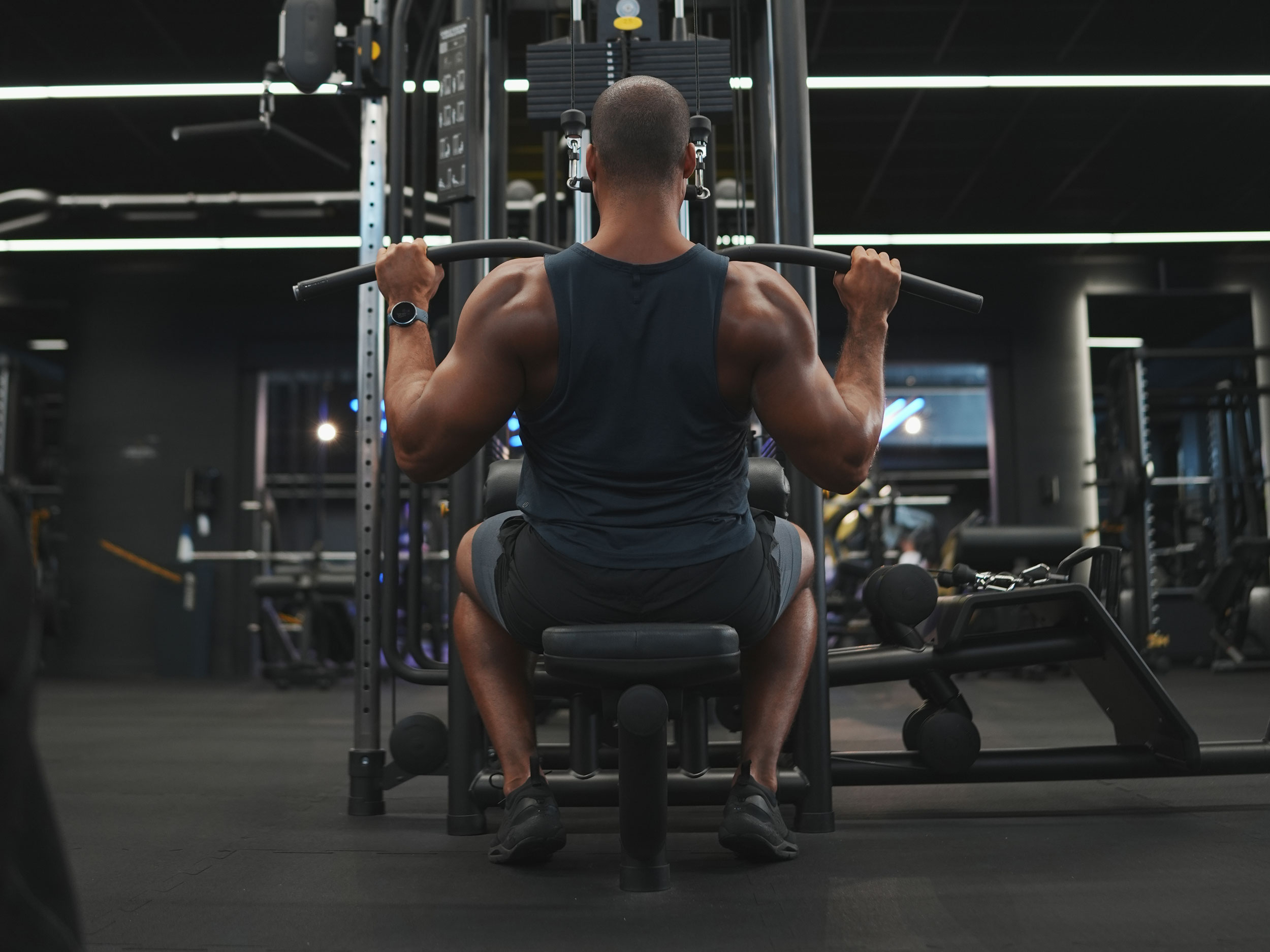 ケーブルマシン - ストレングストレーニングソリューション