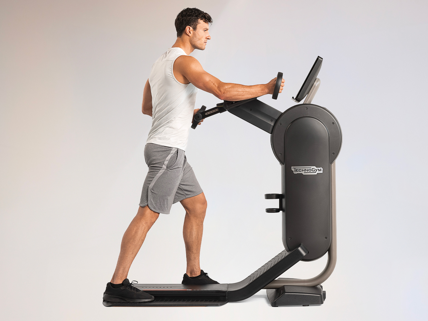 Excite Top: Upper body ergometer for arms | Technogym Romania
